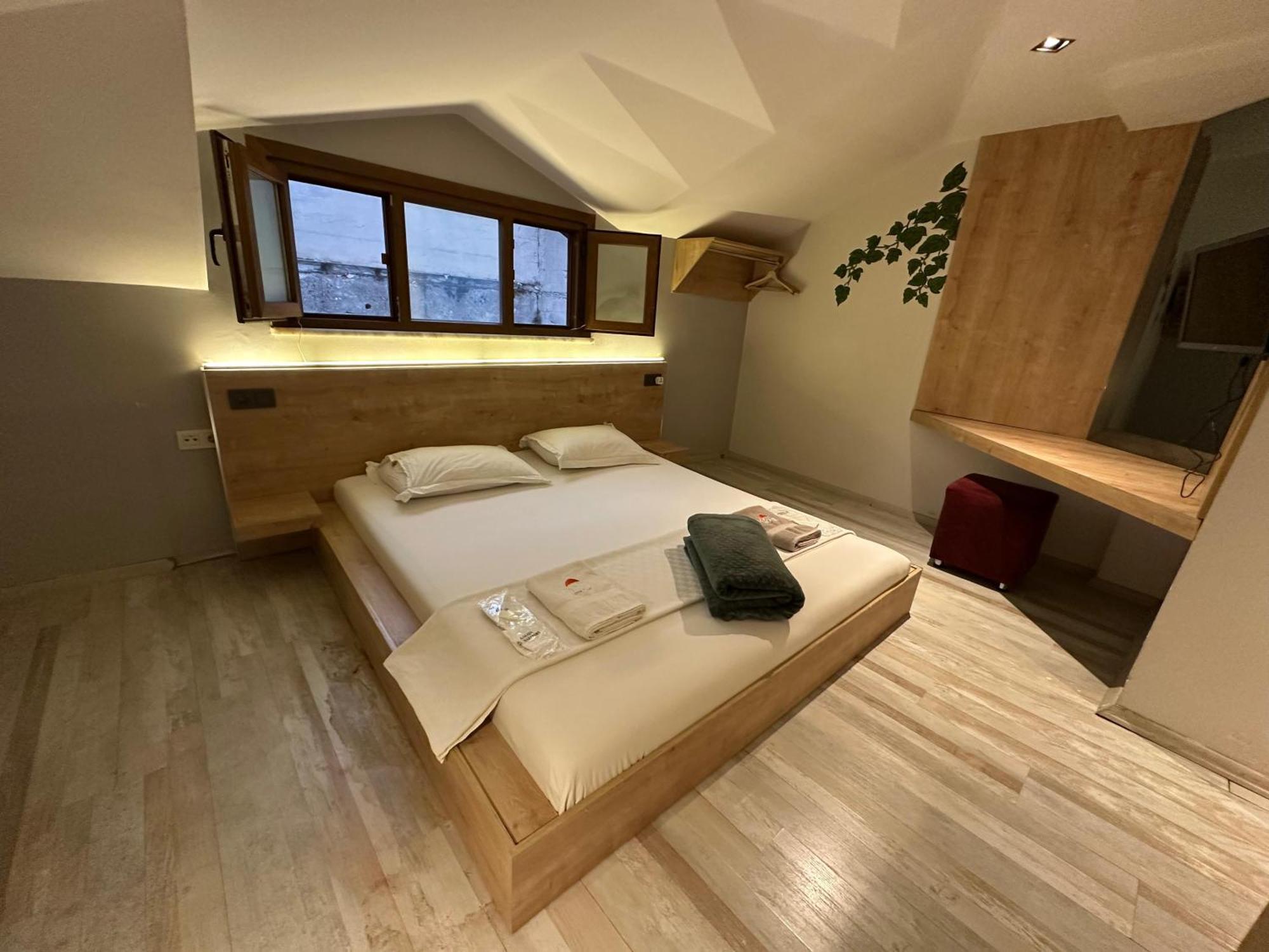 Social House Mil Hotel Истанбул Екстериор снимка