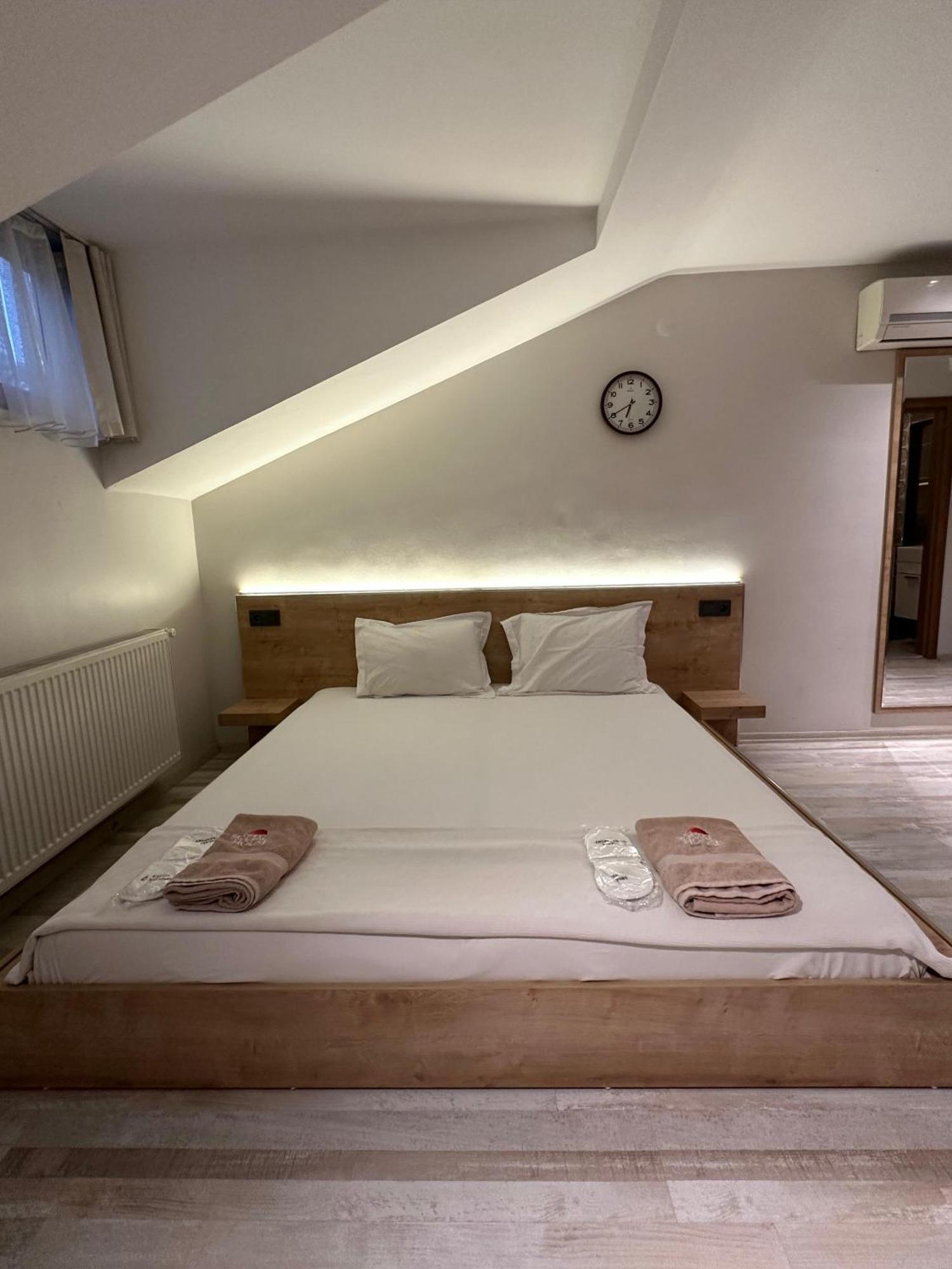 Social House Mil Hotel Истанбул Екстериор снимка