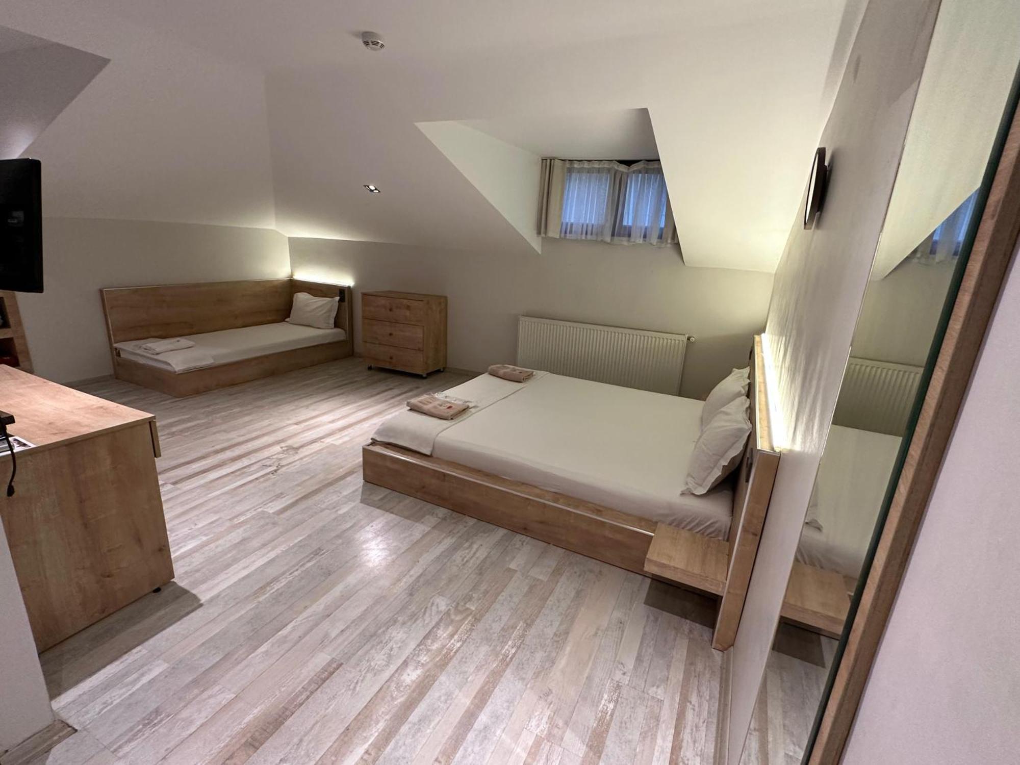 Social House Mil Hotel Истанбул Екстериор снимка